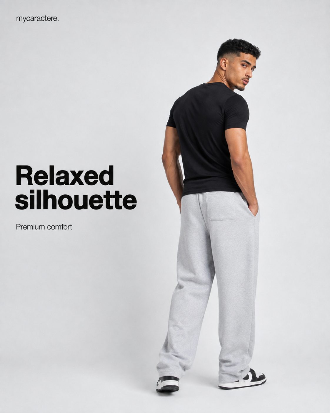 L’ensemble avec un jogger gris chiné, porté de dos